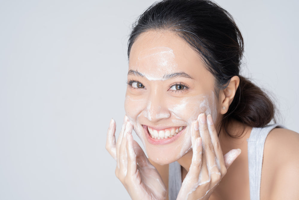 What's The Difference Between Face Wash and Face Scrub?