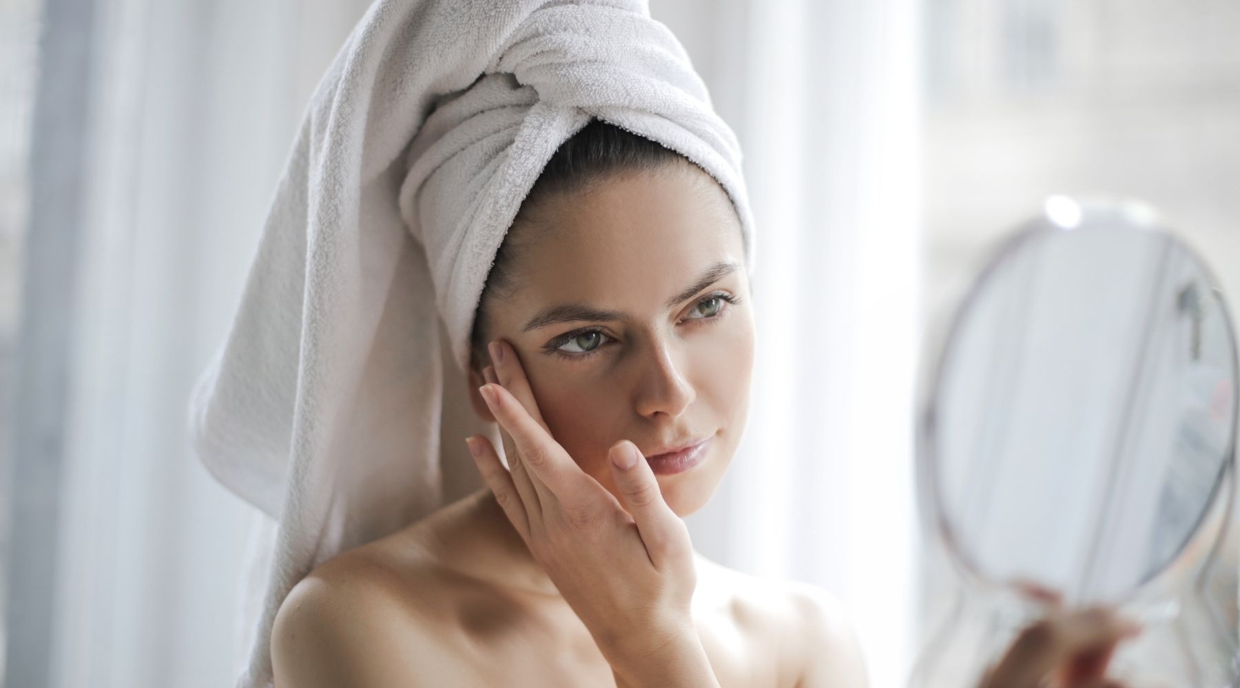 Vitamin C and Retinol: Skincares Power Couple